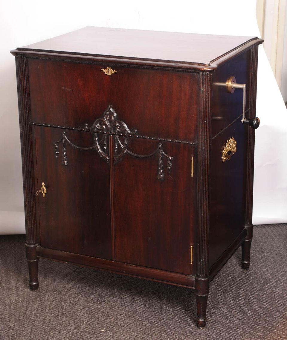 A rare Swiss mahogany disc music box, for the U.S. market, by Stella, circa 1880 - image 2