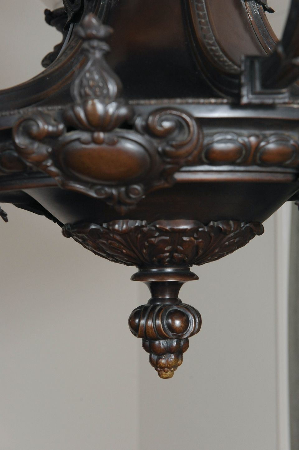 A very heavy bronze, late 19th century, 6-light chandelier of very good quality.  - image 3