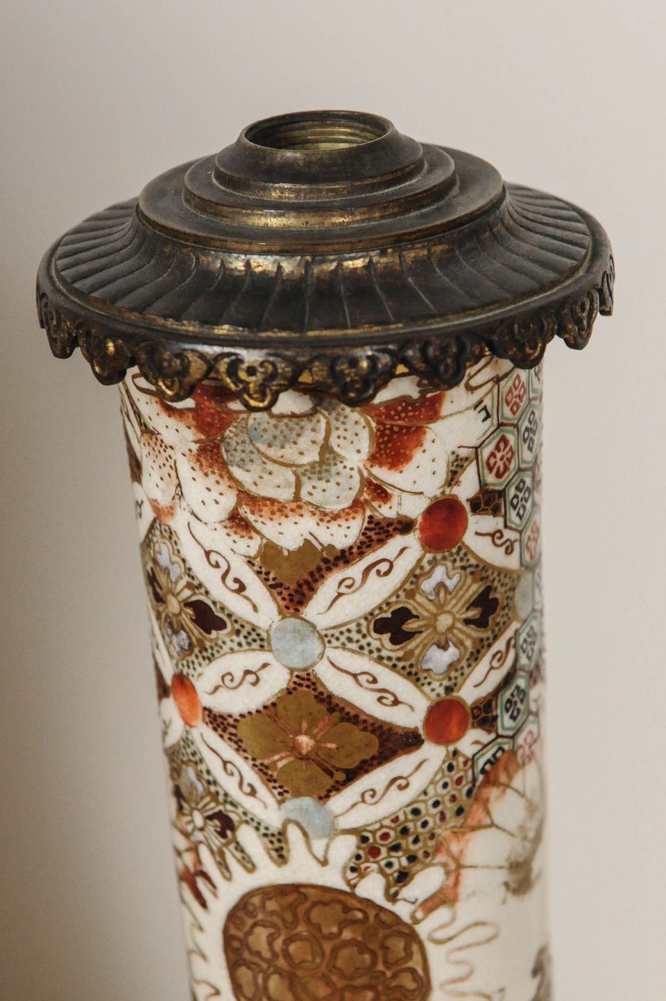 A fantastic pair of Satsuma lampstands, former oil-lamps. - image 10