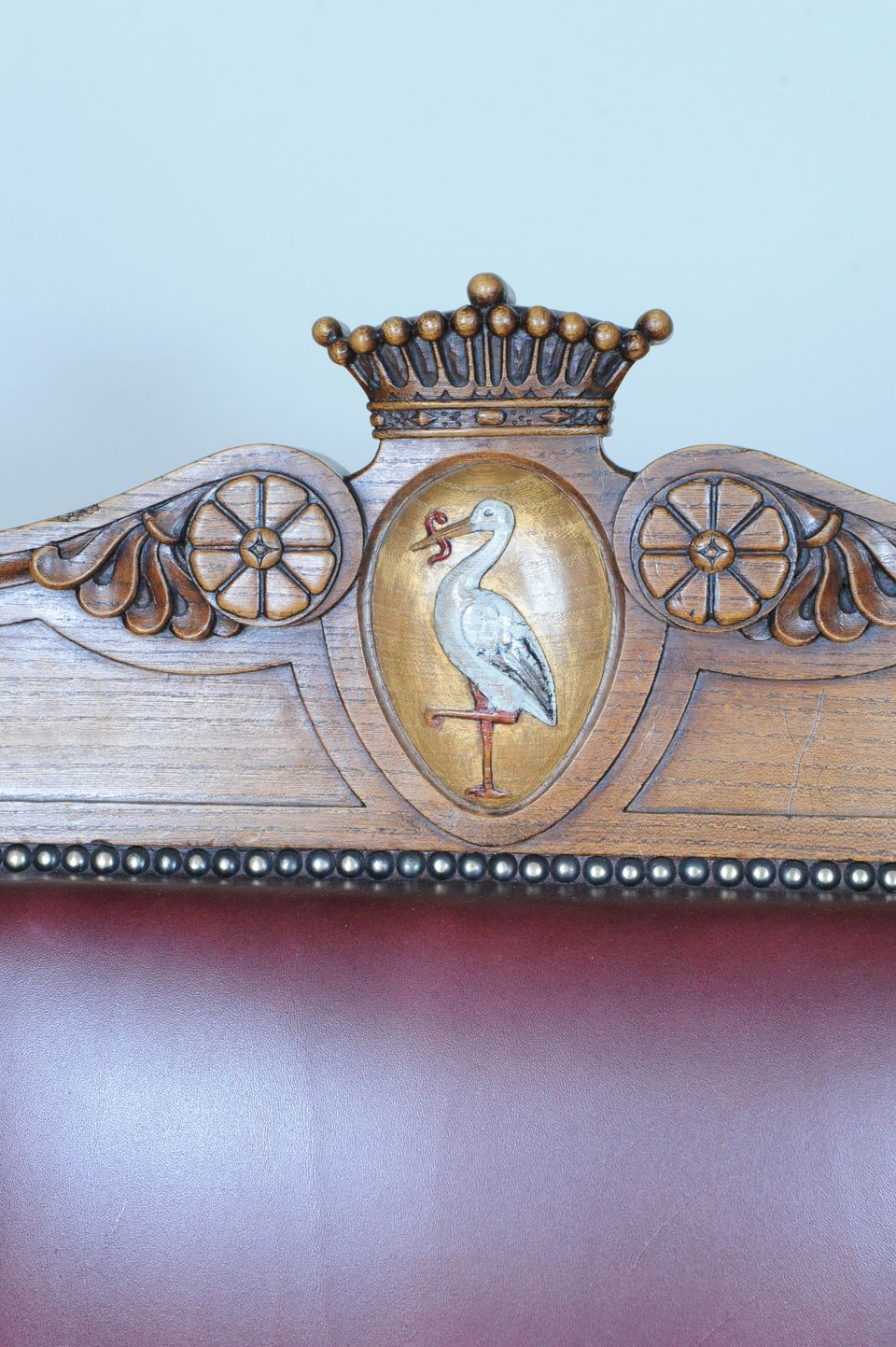 An historical important armchair from the townhall of the Dutch city The Hague. - image 7