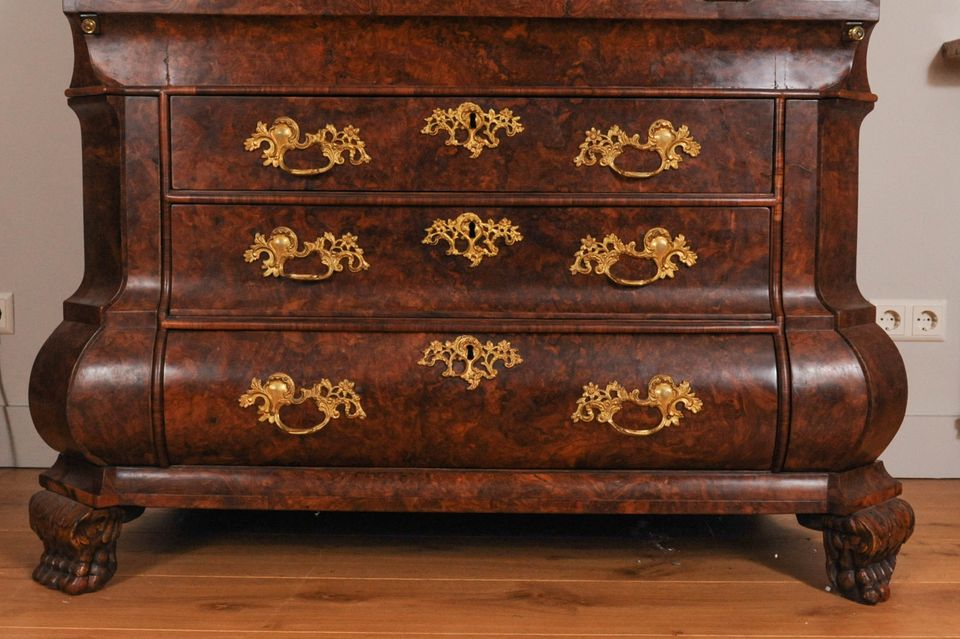 A fantastic Dutch burr walnut bureau bookcase with mirror doors, circa 1740. - image 8