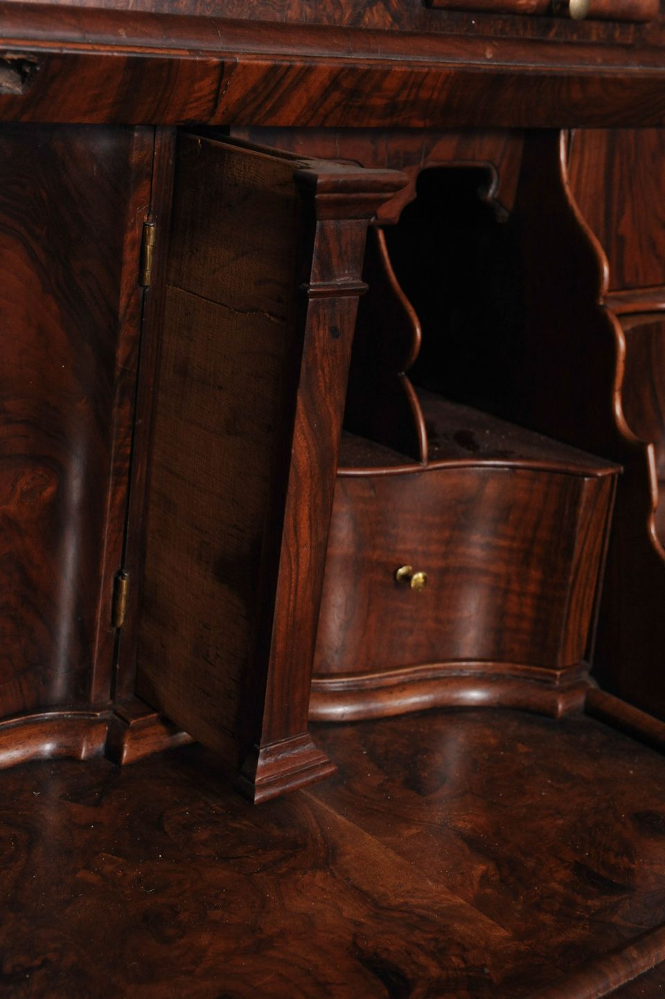 A fantastic Dutch burr walnut bureau bookcase with mirror doors, circa 1740. - image 2
