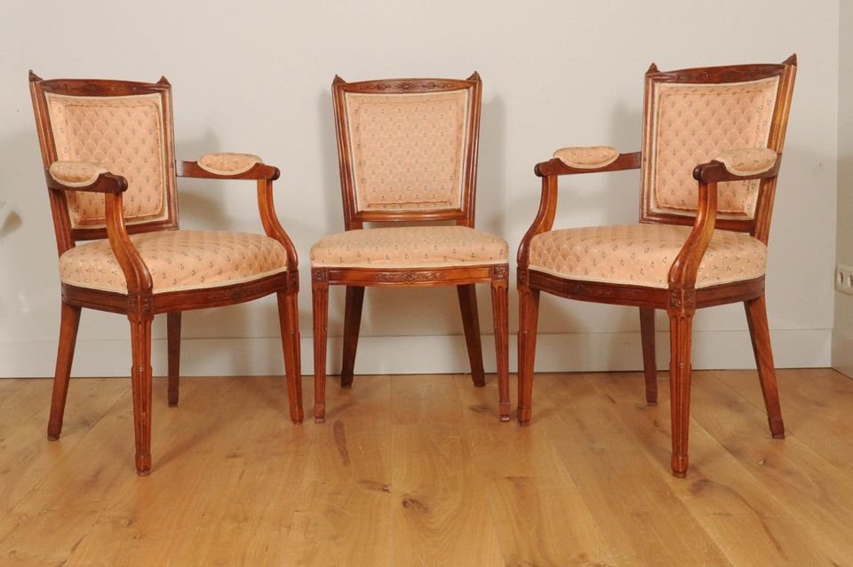 A set of eight Dutch mahogany dining chairs, circa 1800 - image 7