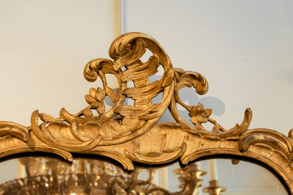 A Dutch giltwood mirror, mid-18th Century - image 6