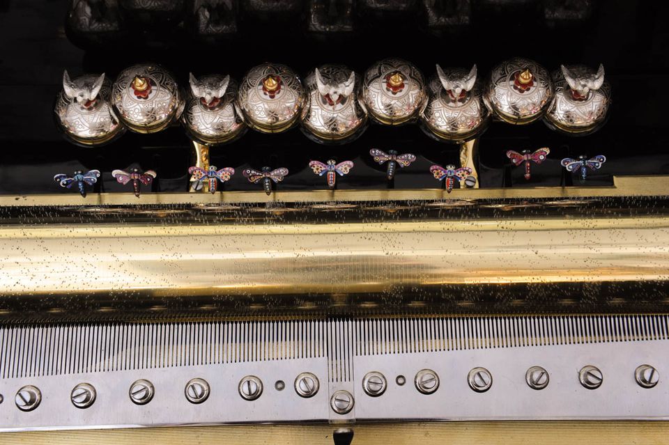An imposing Swiss mandoline and 'bells-in-sight' interchangeable six cylinder music box and desk, by Samuel Troll, circa 1880 - image 7