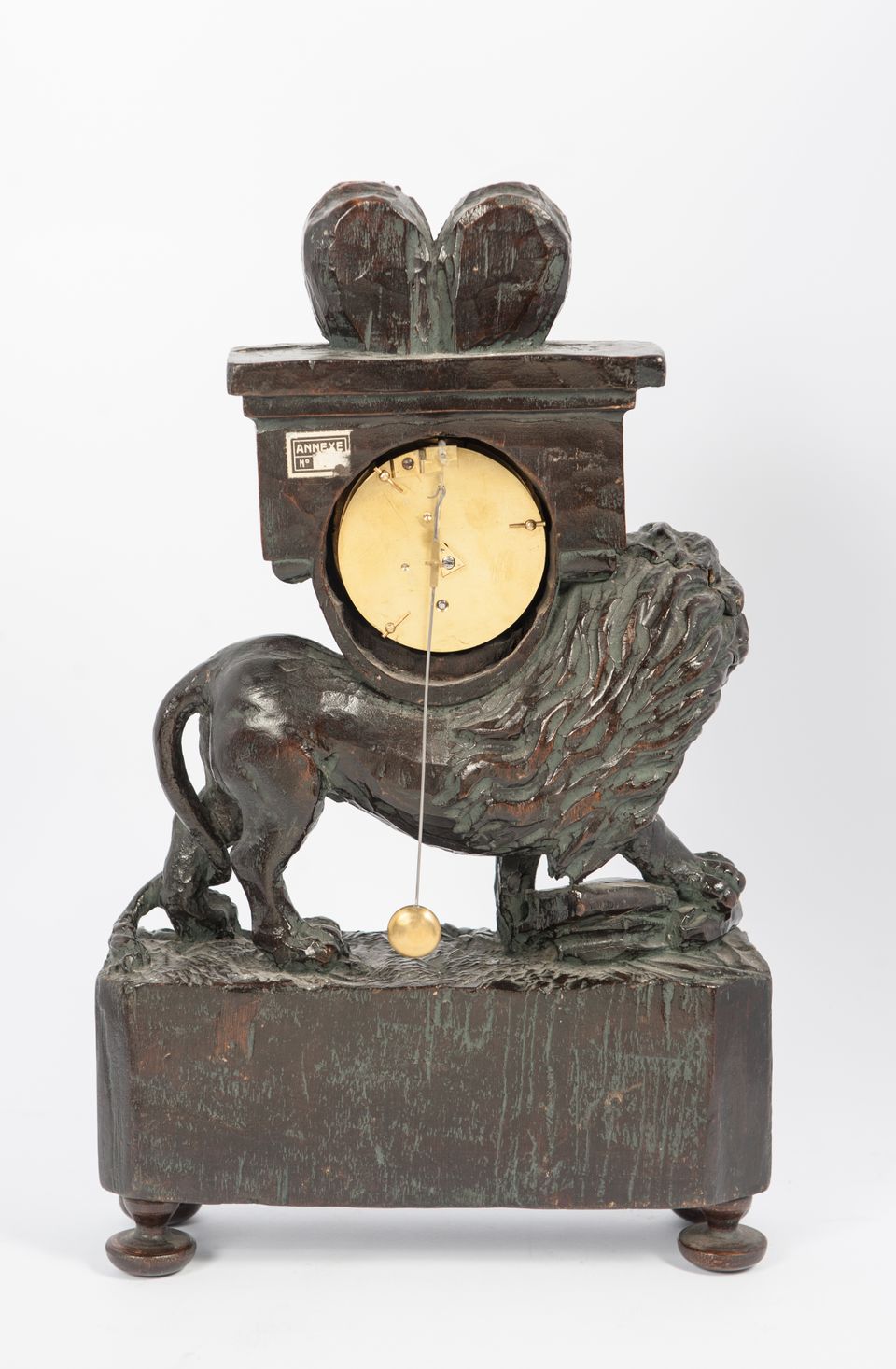 Nice French Louis XVI Small Wooden Lion Pendule, circa 1770 - afbeelding 2