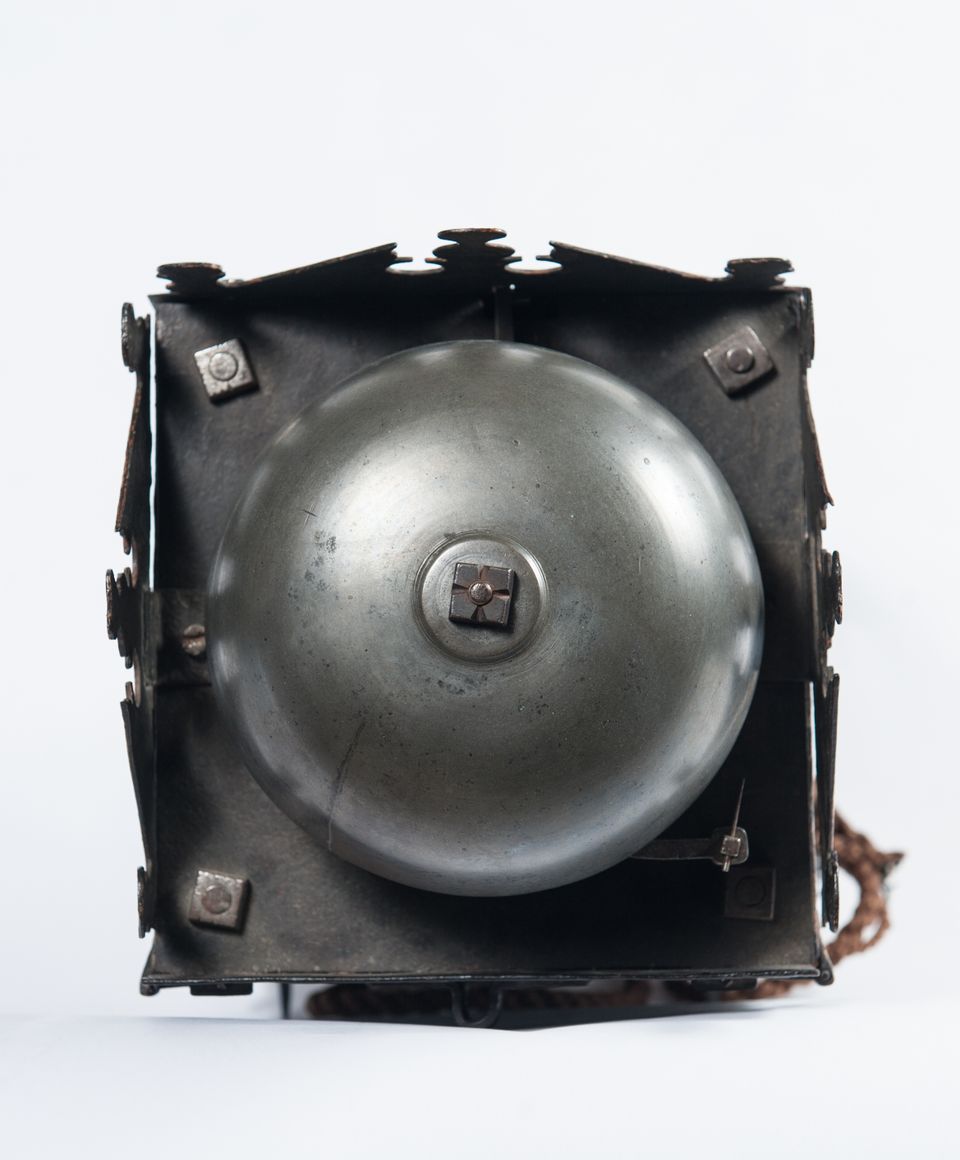 A very early German late 16th century painted chamber clock, circa 1580 - image 2