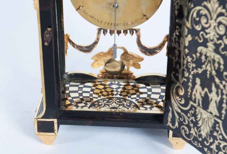 Small Decorative Louis XIV Boulle Inlaid Bracket Clock, circa 1720 - image 4