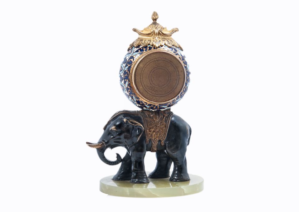 Cute miniature time piece pendulum of a bronze elephant carrying the movement  - image 4