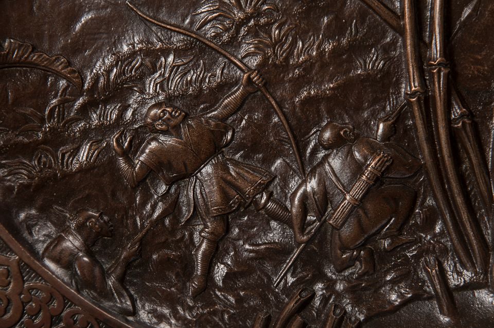 A lovely pair of far East bronze circular wall decoration circa 1880 - image 11