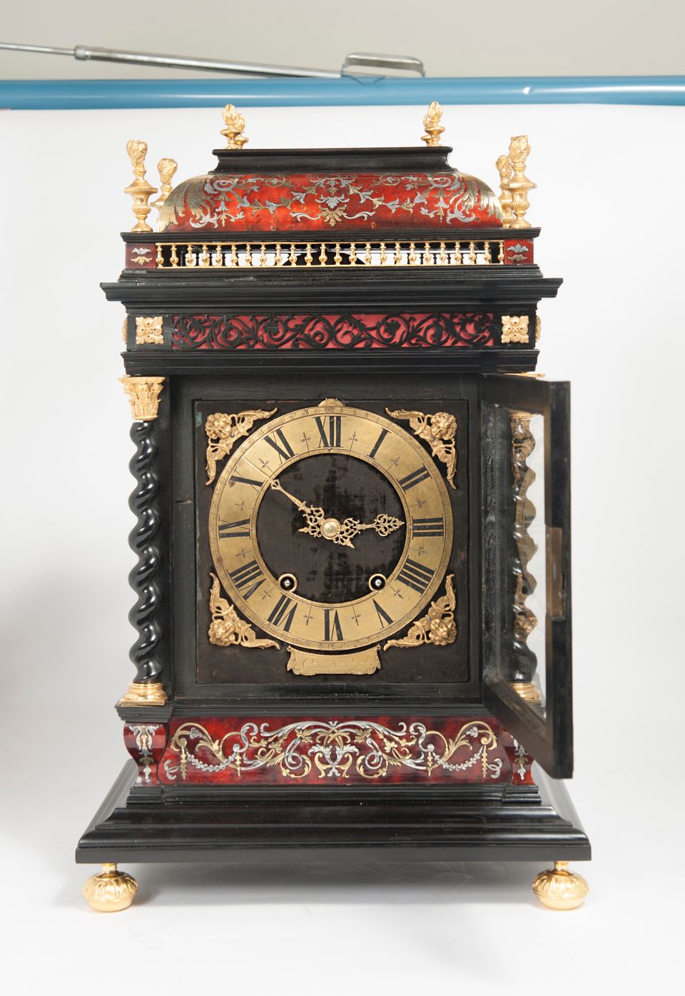 An important and very unusual French 'Religieuse' Table Clock, circa 1680 - image 2