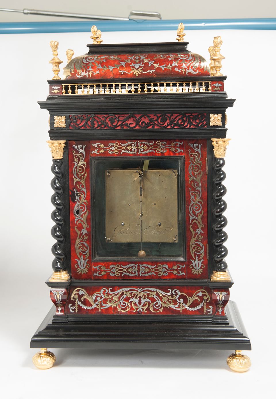 An important and very unusual French 'Religieuse' Table Clock, circa 1680 - image 9