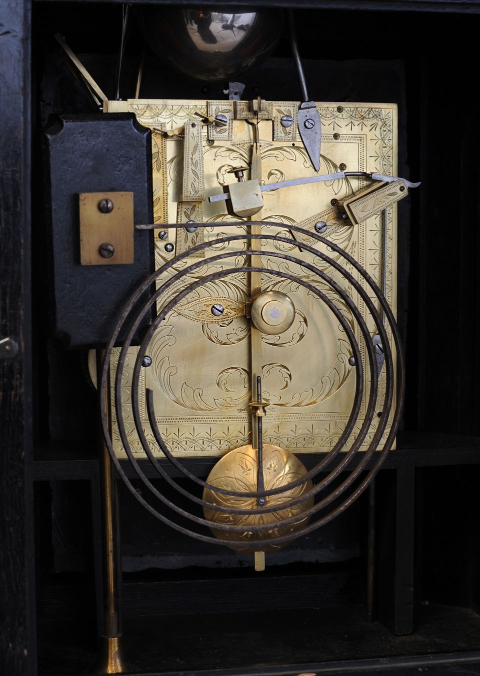 A good late 19th century English boulle work quarter chiming mantel clock - image 5