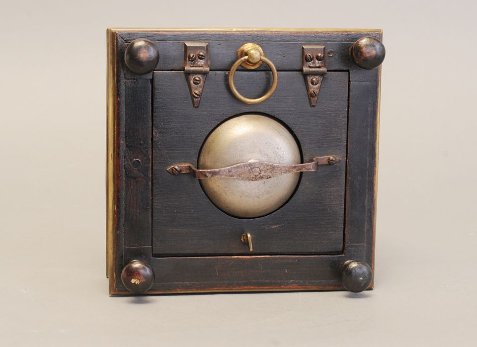 A good early Louis XVI striking and repeating square coach, circa 1760 - image 5