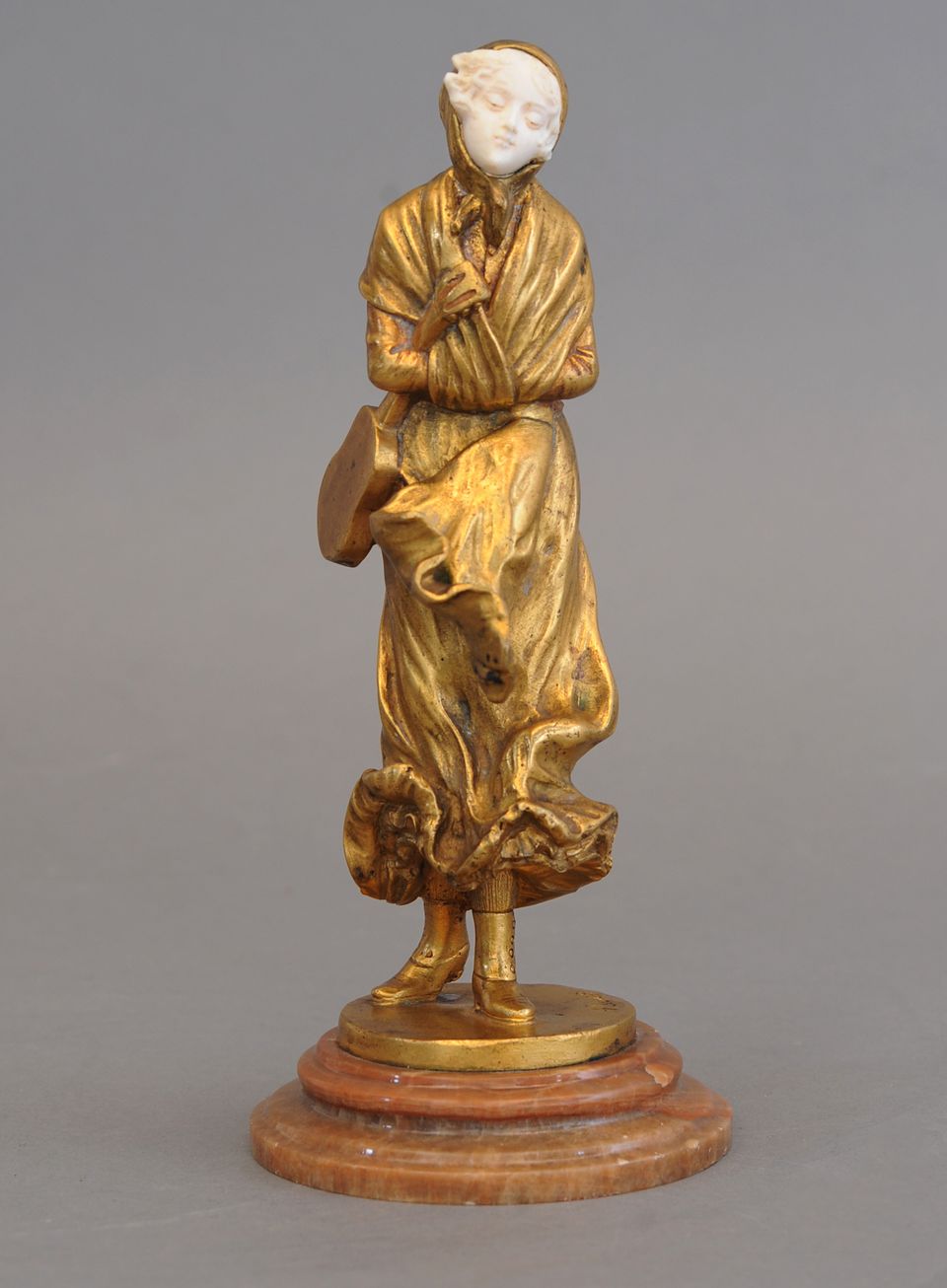 A charming ormolu ‘Art Nouveau’ bronze figure, signed Alonzo, circa 1890 - image 3