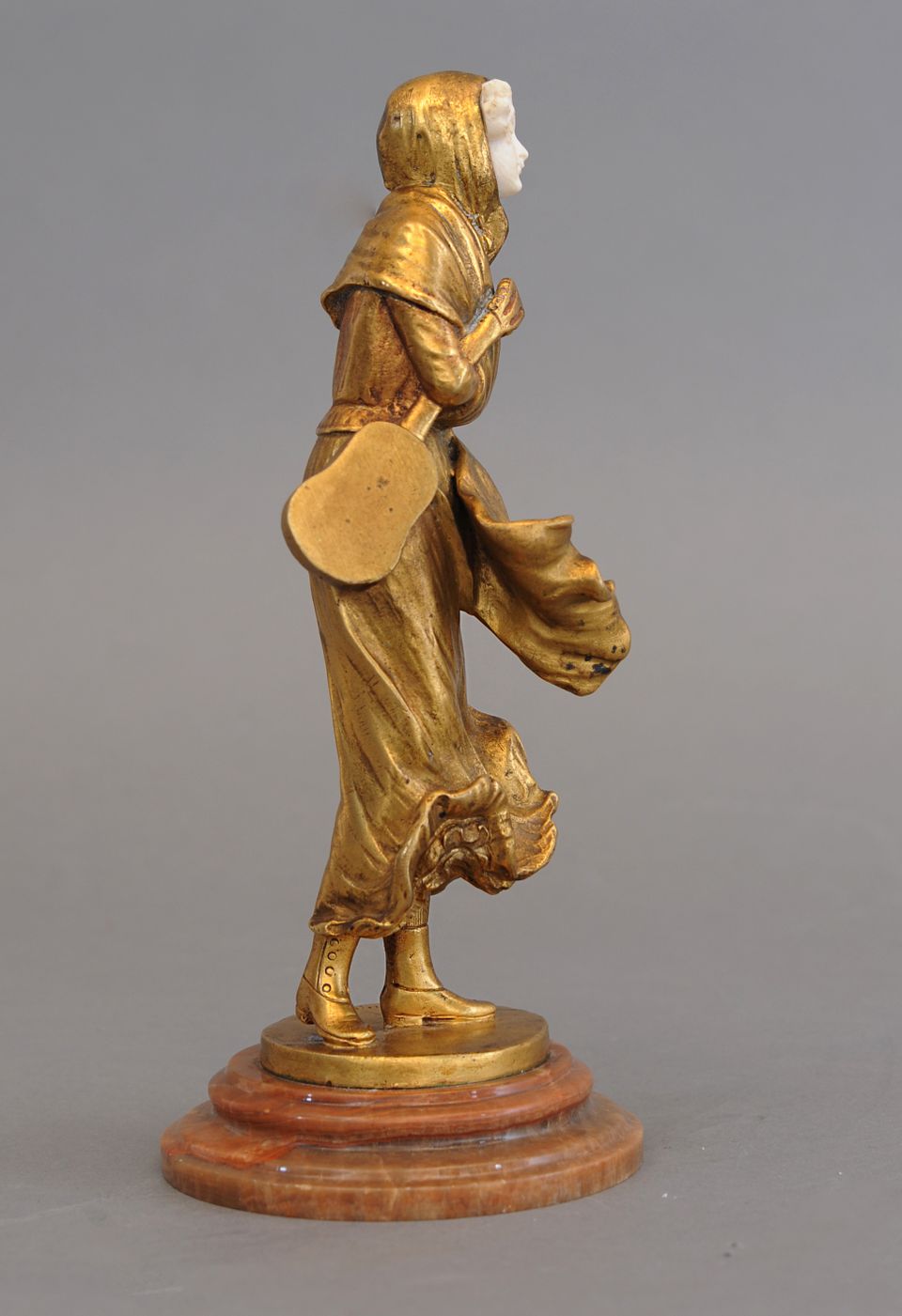 A charming ormolu ‘Art Nouveau’ bronze figure, signed Alonzo, circa 1890 - image 6