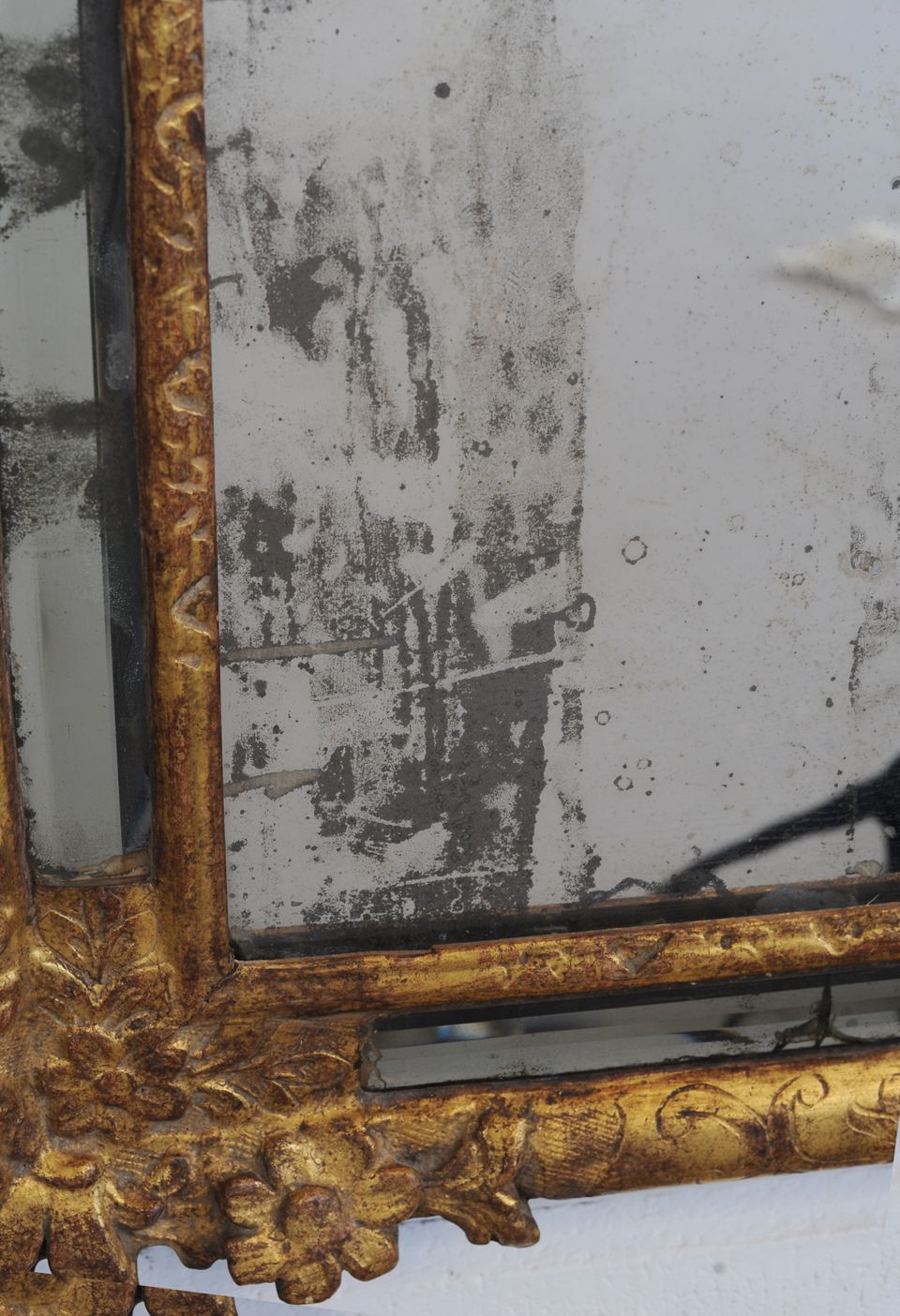 A beautiful French wood carved and original guild Regency wall mirror, 1740 - image 8