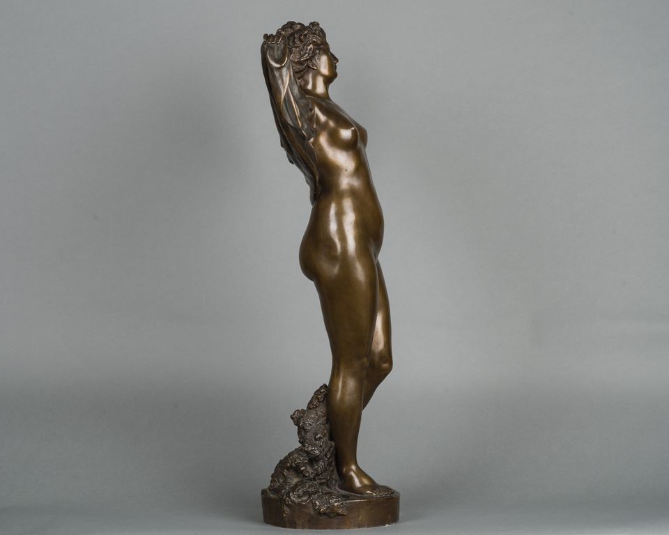 A nice patinated bronze of a nude lady holding a scarf, circa 1880 - image 3