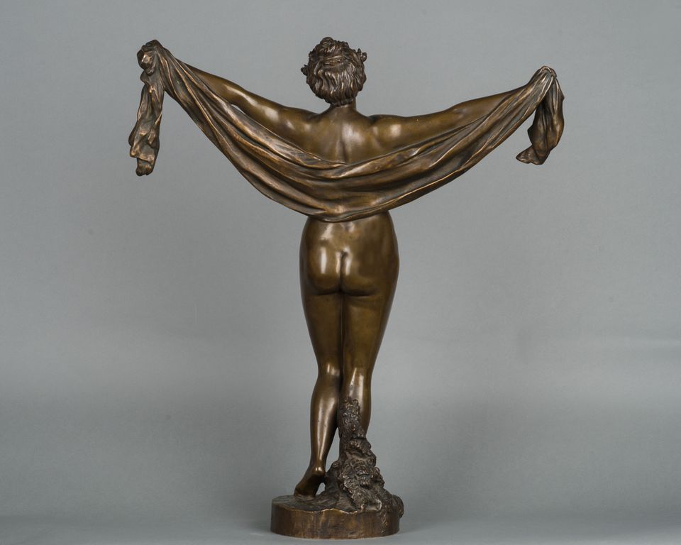 A nice patinated bronze of a nude lady holding a scarf, circa 1880 - image 4