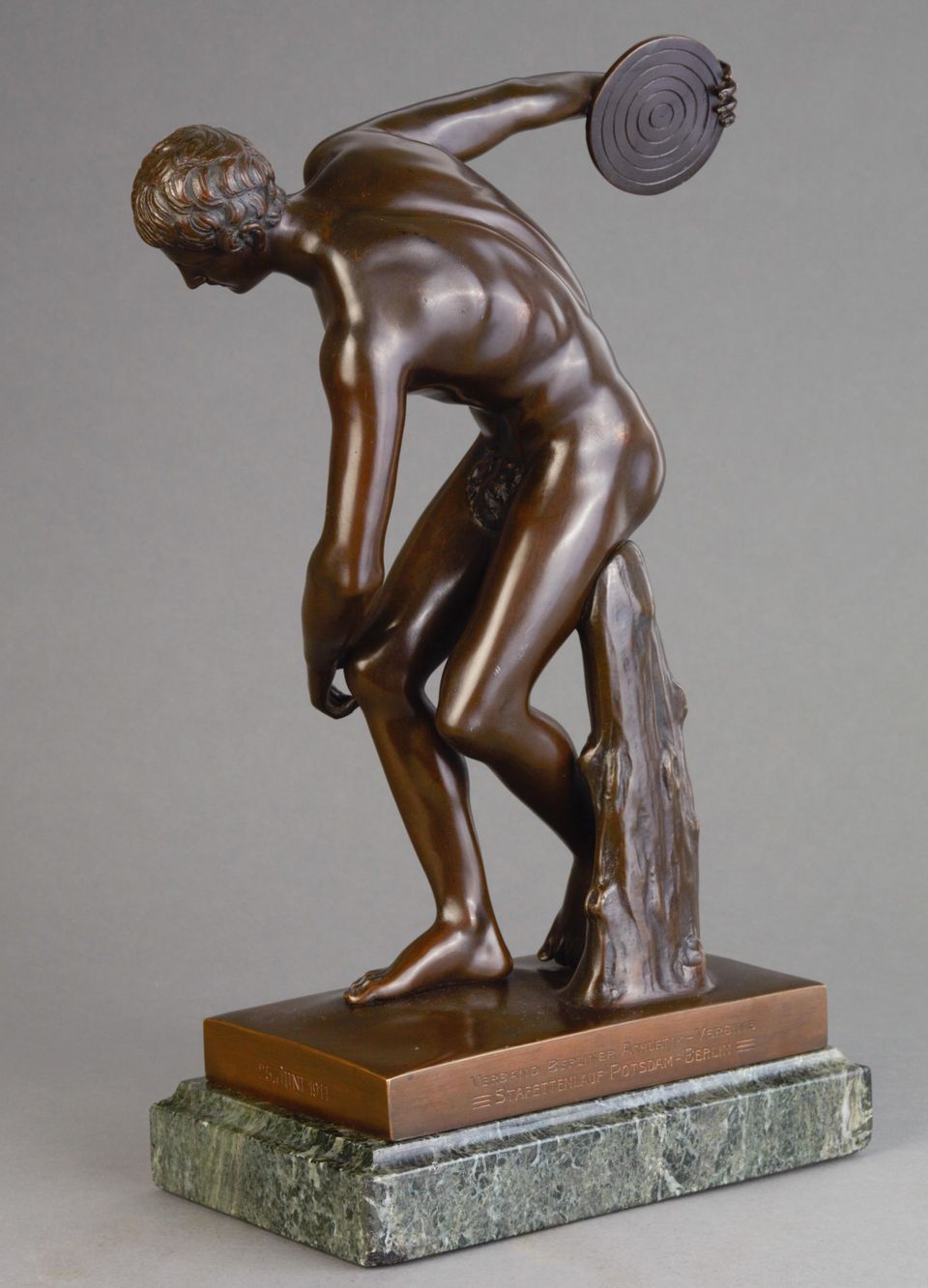 A high quality bronze of athlete Discus-thrower (discobolus), circa 1900 - image 2