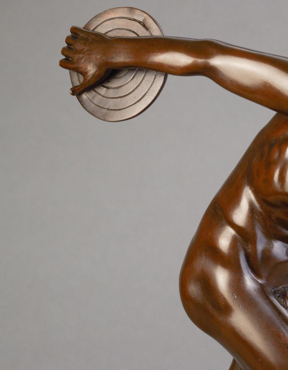 A high quality bronze of athlete Discus-thrower (discobolus), circa 1900 - image 6