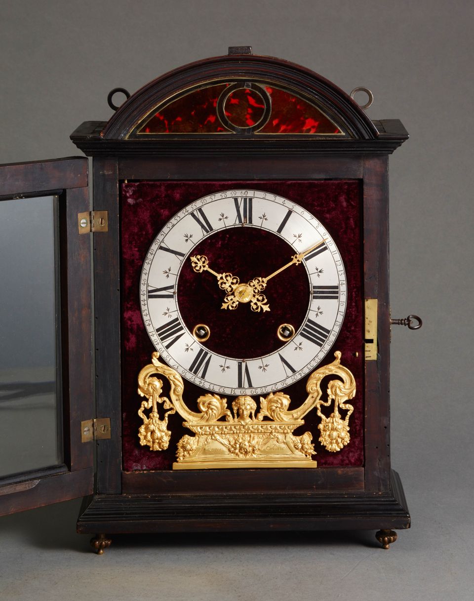 A beautiful French Louis XIV 'Religieuse clock', signed P Royer a Paris, circa 1680 - image 4