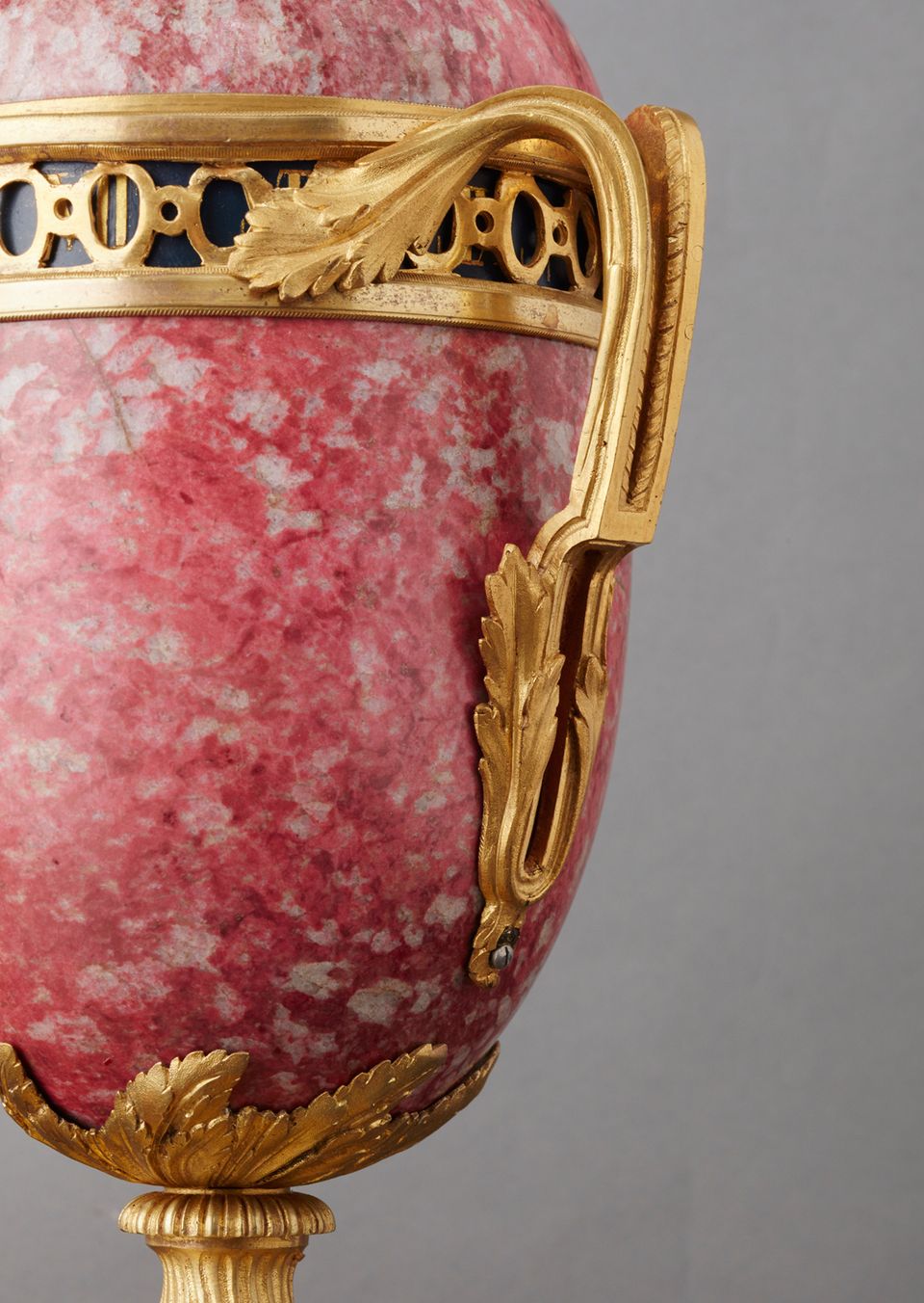 An unusual Rhodonite Annular French Urn Clock, circa 1880 - image 7