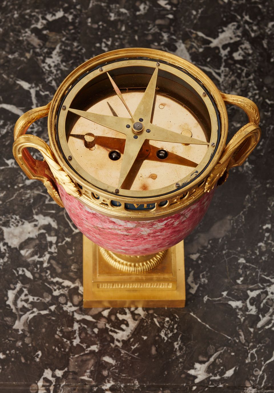 An unusual Rhodonite Annular French Urn Clock, circa 1880 - image 4