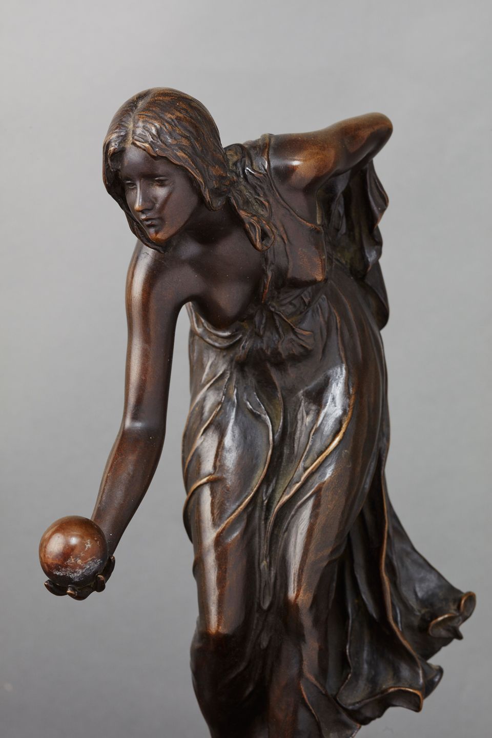 A patinated bronze ‘ Kugelspielerin’ by Walter Scott, circa 1890 - image 2