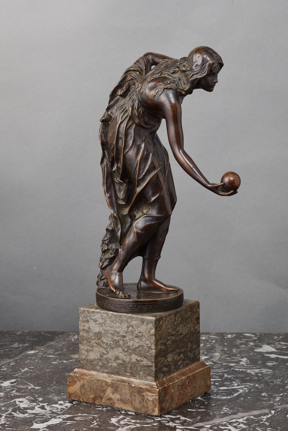 A patinated bronze ‘ Kugelspielerin’ by Walter Scott, circa 1890 - image 3