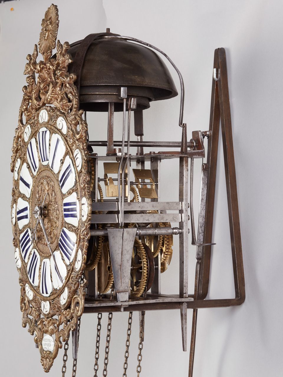A very decorative, strong and good looking French quarter-striking lantern clock, signed Gault Fils a Paris, circa 1760 - image 4