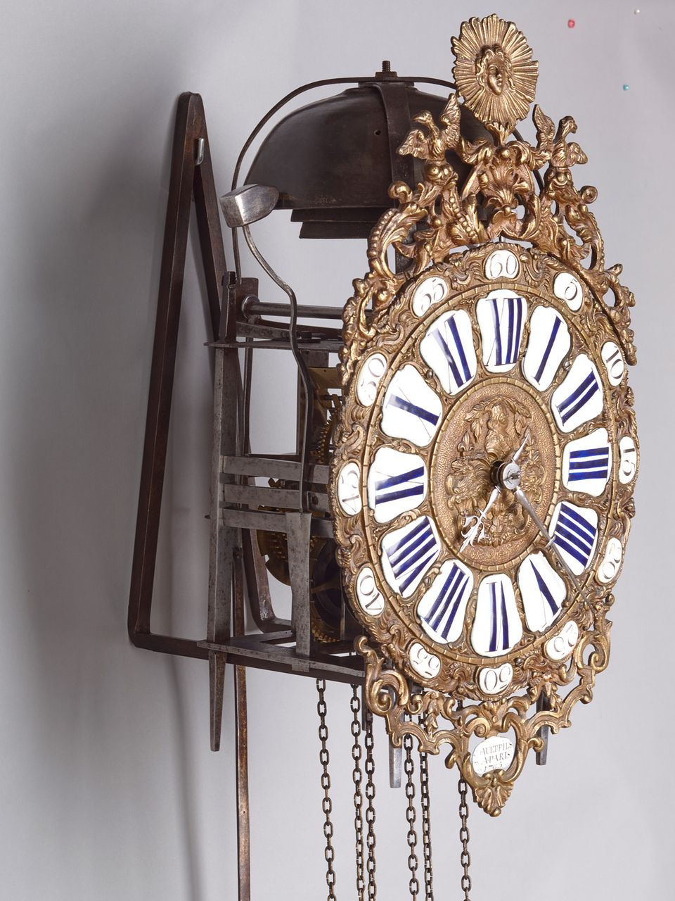 A very decorative, strong and good looking French quarter-striking lantern clock, signed Gault Fils a Paris, circa 1760 - image 5