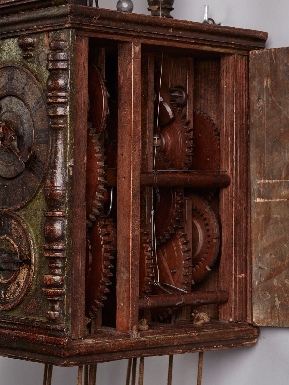 An exceptional Austrian wooden animated wall clock, circa 1730 - image 8