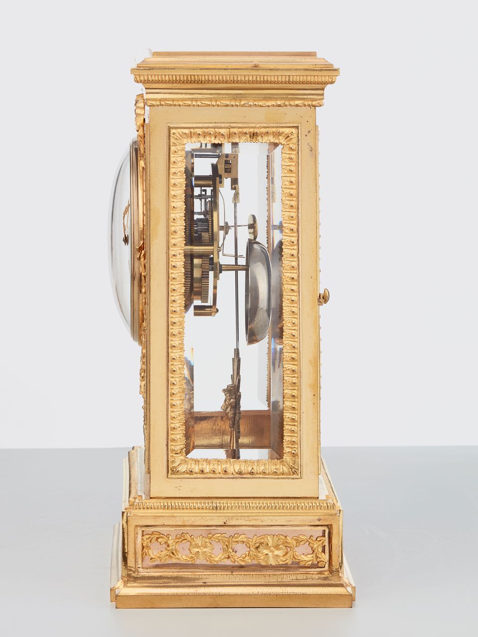 Een 'vier glazen' tafelregulator van Julien le Roy, circa 1880 - afbeelding 3
