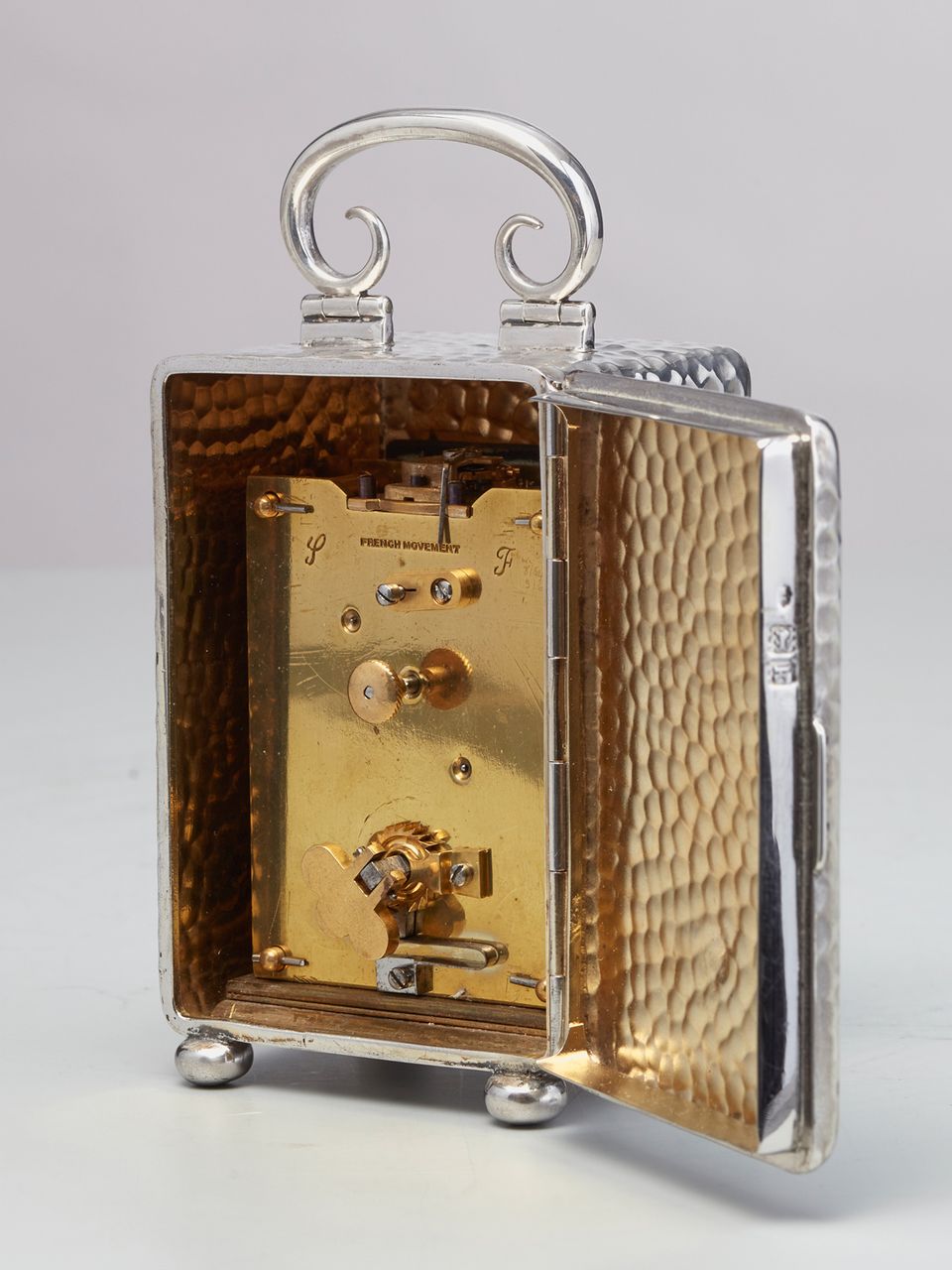 A small English silver travelling clock by William Comyns, circa 1900 - image 5