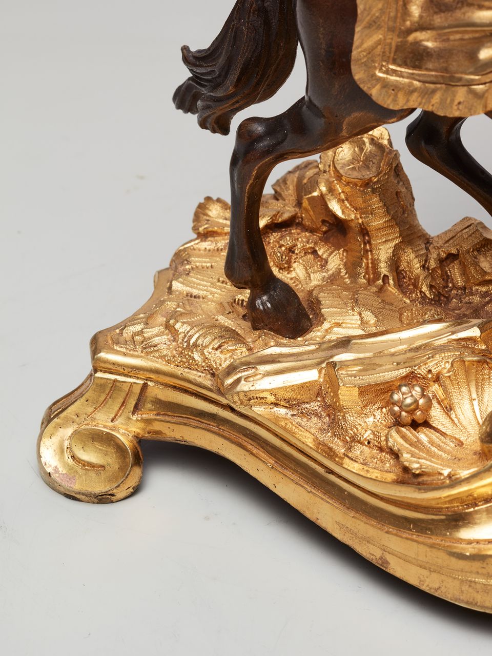 A superb French ‘Transition’ mantel clock, circa 1760, signed Montjoye Fils a Paris. - image 8