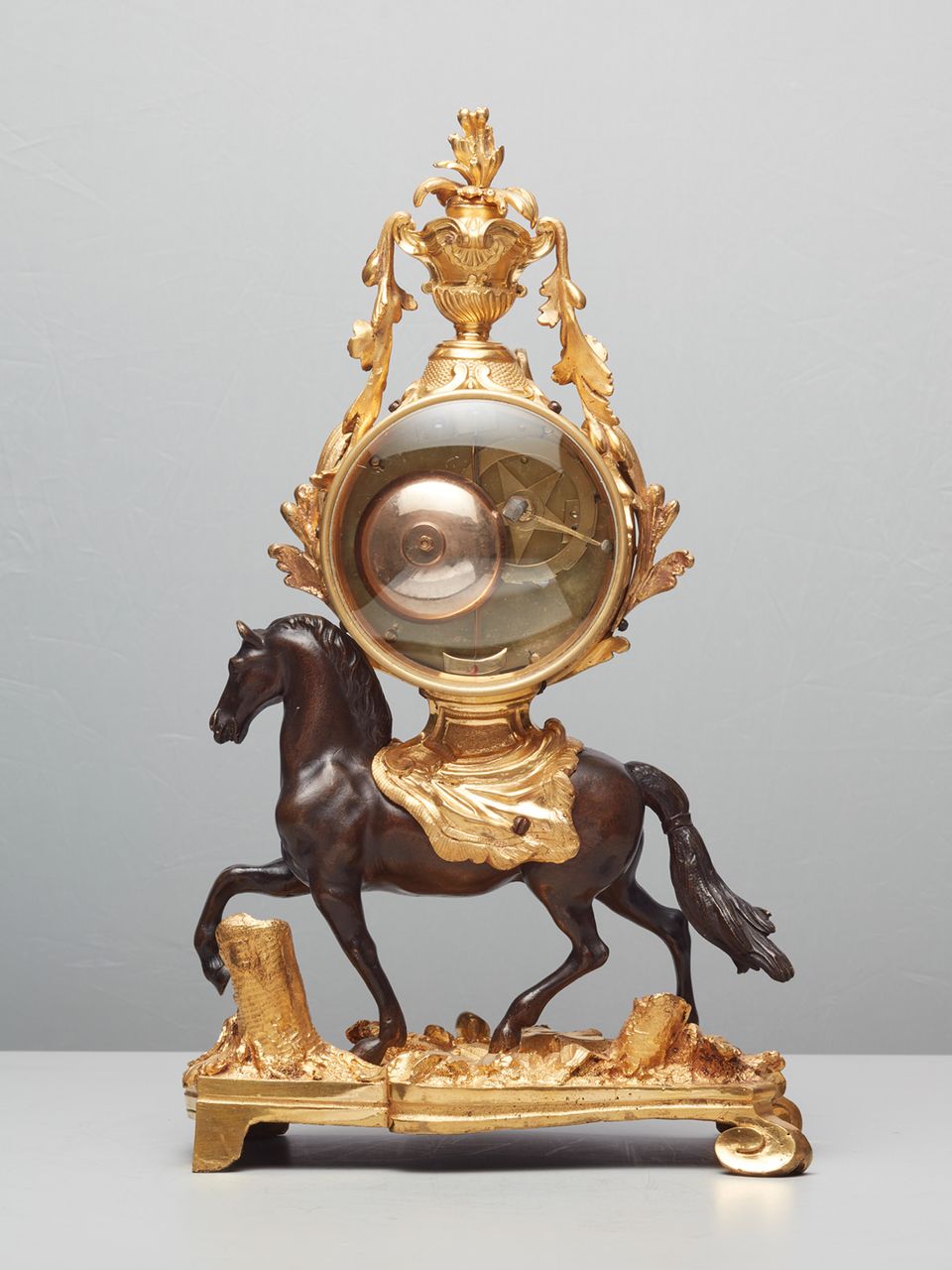 A superb French ‘Transition’ mantel clock, circa 1760, signed Montjoye Fils a Paris. - image 4