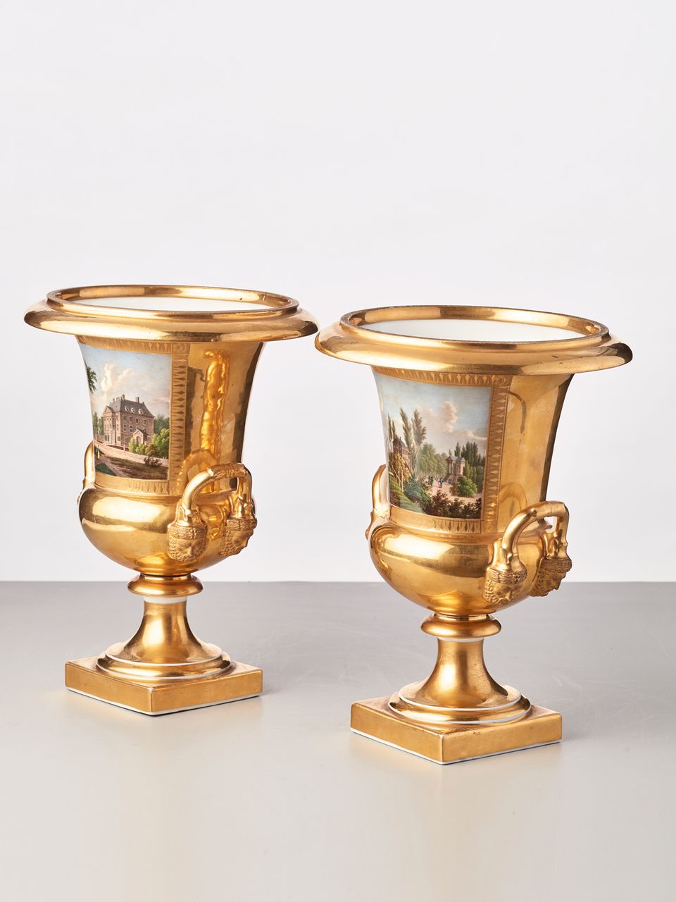 Twee bekers goud met afbeelding - afbeelding 2