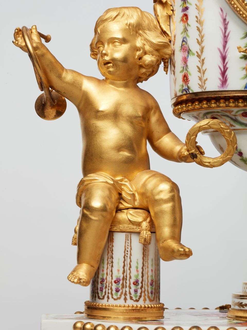 Rare French porcelain and gilt bronze mantel clock by Godon, circa 1785 - image 7