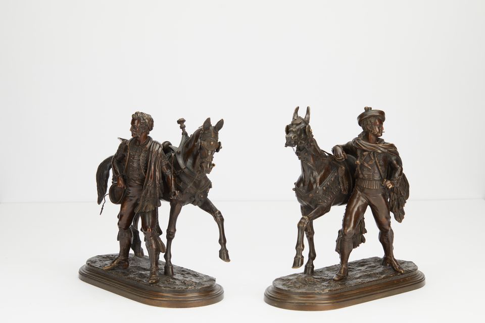 Pair or bronzes of horses with rider  - image 2