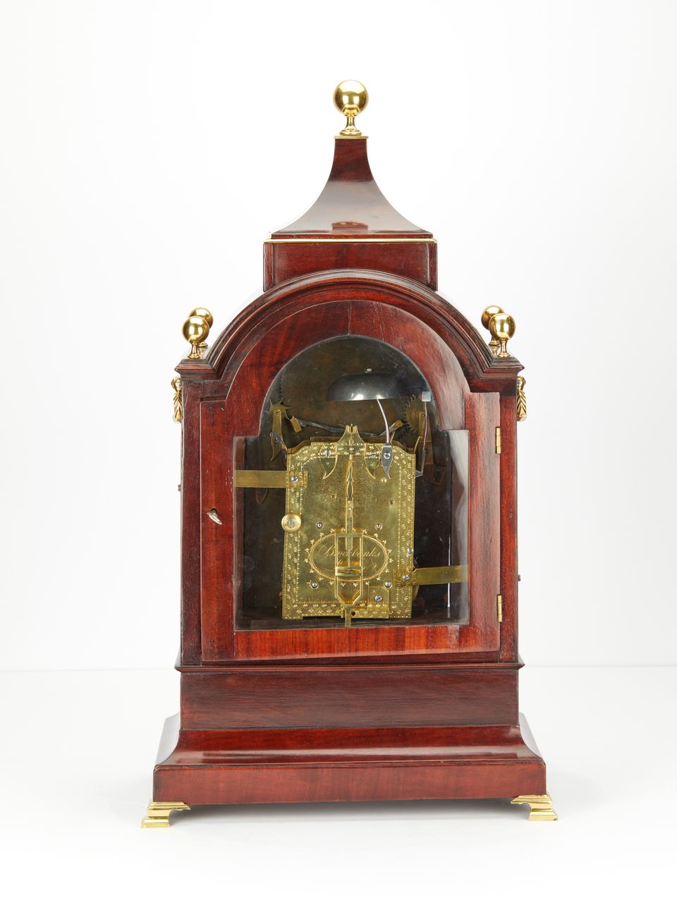 A very decorative imposing smart bracket clock. - image 4