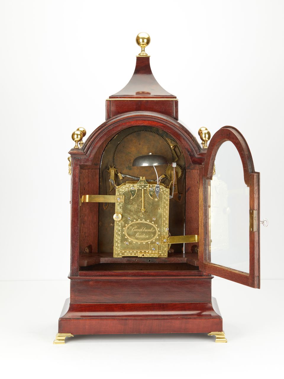 A very decorative imposing smart bracket clock. - image 6