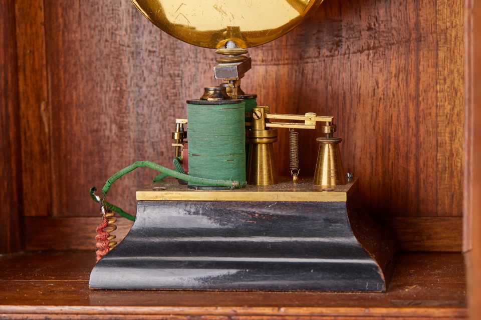 Electric oak mantel clock Matthias Hipp - image 5