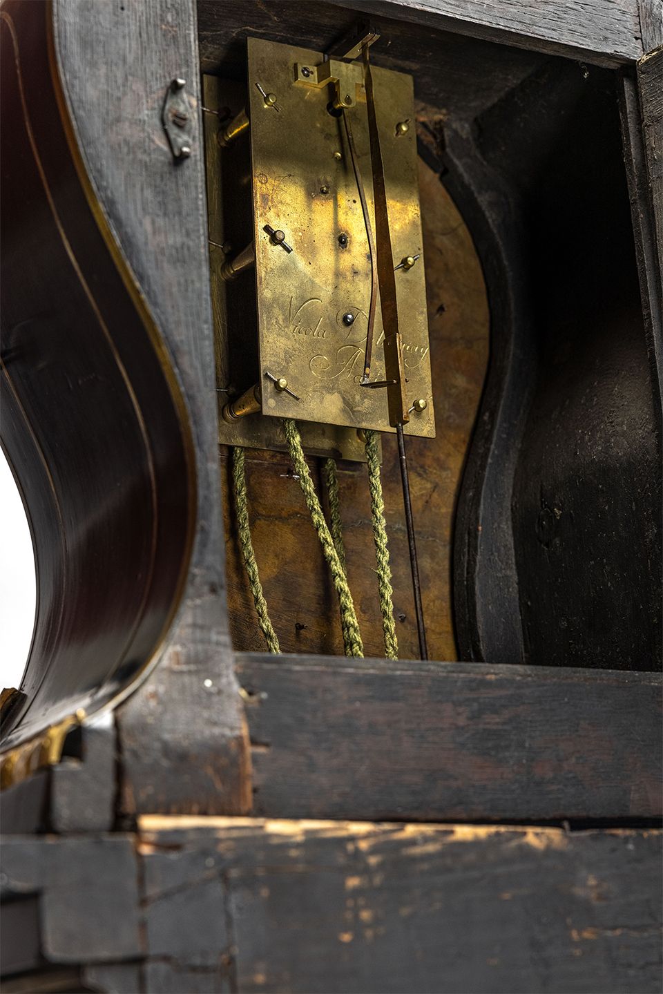A magnificent Late Louis XIV Régence floor standing striking weight driven French wall regulator circa 1720 signed N DELAUNAY A PARIS - image 5