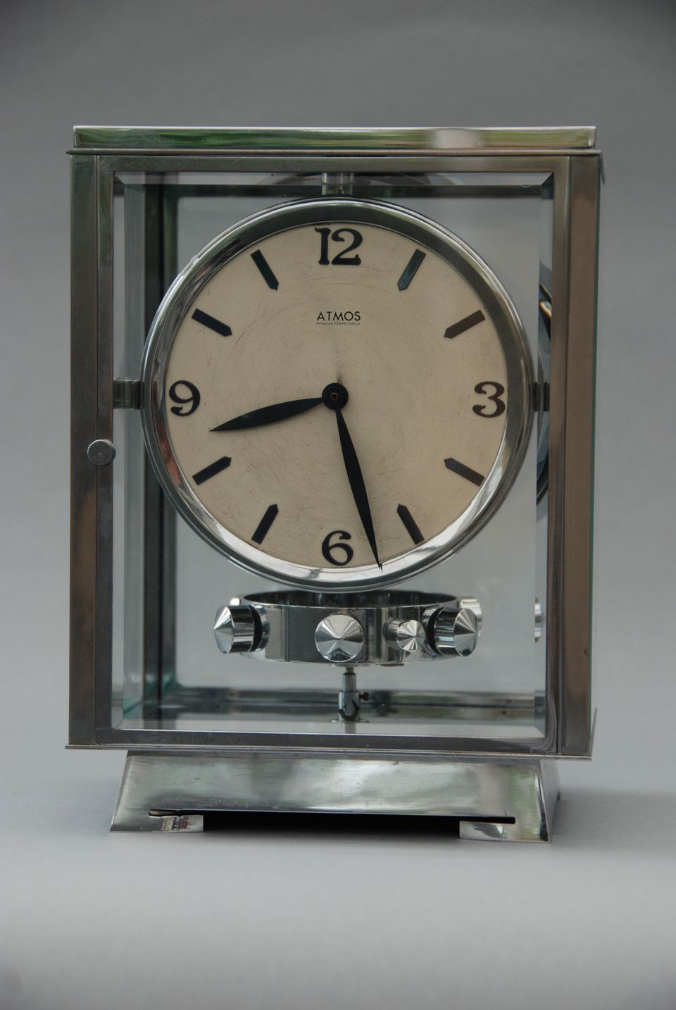 M82 Nikkelen art deco JL Reutter vier glazen klok - afbeelding 2
