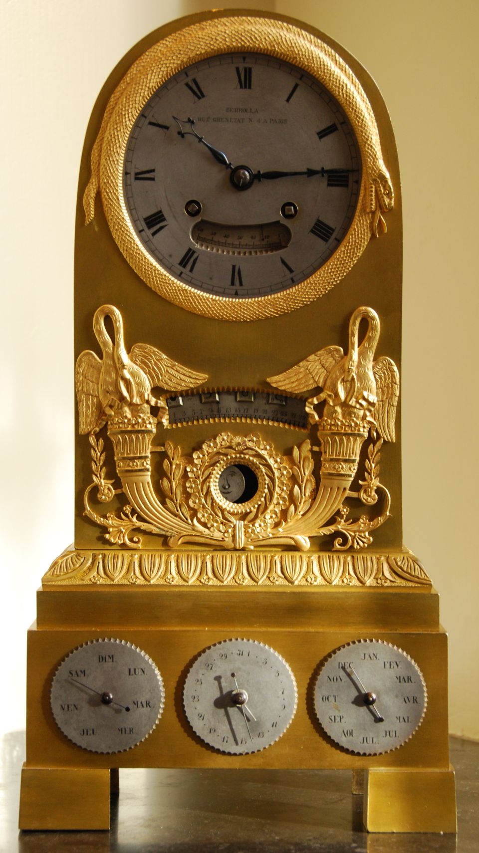 M166 Tabel/mantel clock calendar, moon  phases retrograde displays, 8 day time and strike pendule a Paris movement signed Pons on front plate - image 2
