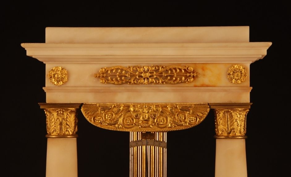 M86 French Marble and Ormolu Swinging Portico Clock, Béchot à  Paris. - image 4