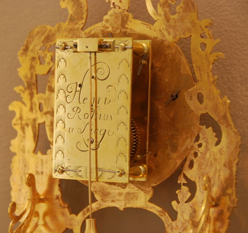 m118 Louis XV mantel clock, fire-gilt, signed by Henri Rossius A Liege. - image 3