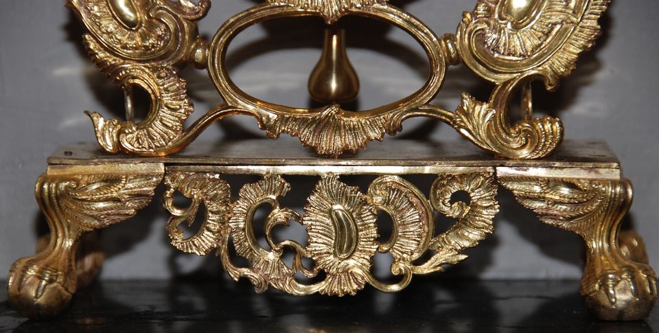 m118 Louis XV mantel clock, fire-gilt, signed by Henri Rossius A Liege. - image 6