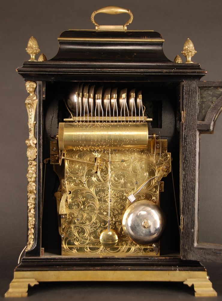 BR04 Musical bracket clock playing 4 melodies - image 5